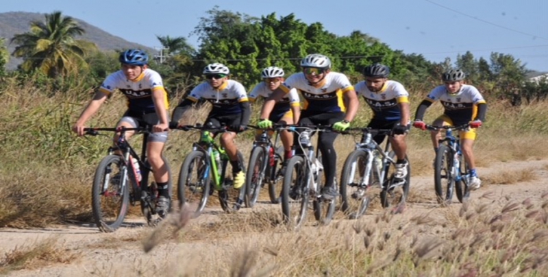 Destaca el equipo de las Águilas de la UAS en ciclismo de montaña