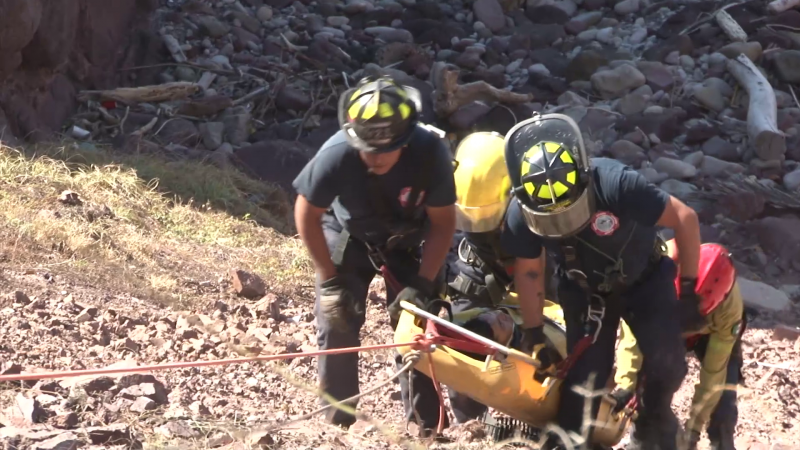 Activan simulacro de rescate en zona rocosa del paseo del centenario