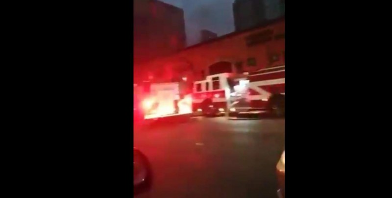 Encapuchados incendian conocido restaurante en Monterrey