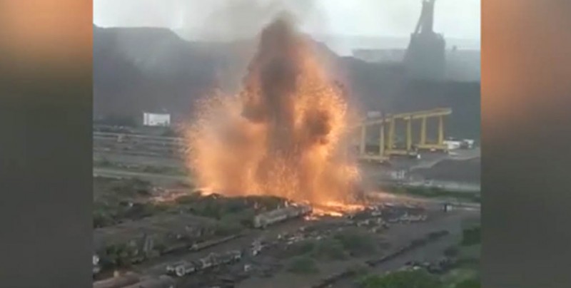 VIDEO: Impresionante explosión en acerera de Lázaro Cárdenas