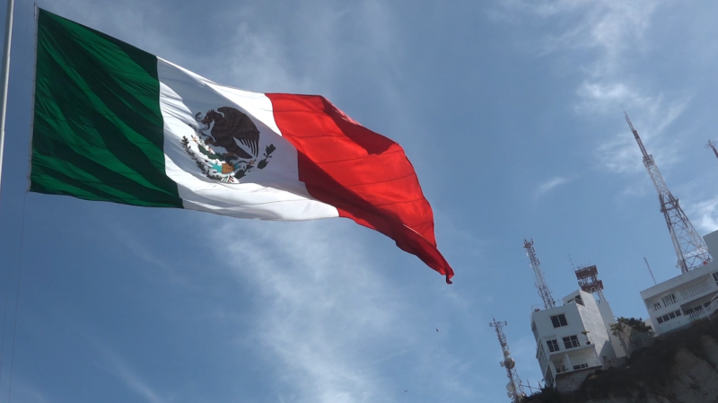 Celebran autoridades de Mazatlán Día de la Bandera Nacional