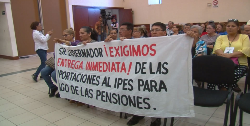 Advierten problemas en el pago a jubilados por el IPES
