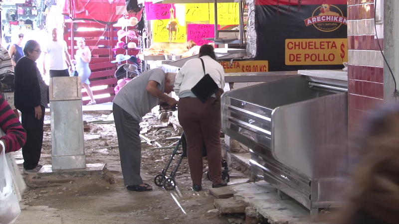 Reanudan trabajos en el mercado "Pino Suárez"