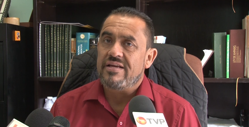 Apoya comuna a rastreadoras con retroexcavadora