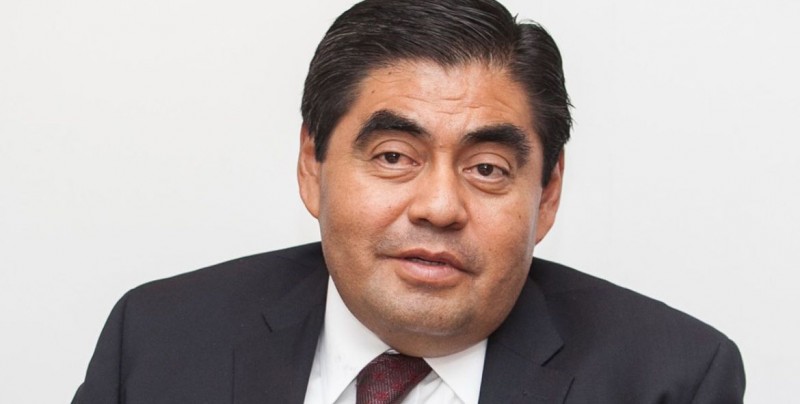 Morena postula nuevamente a Miguel Barbosa para gobernador en Puebla