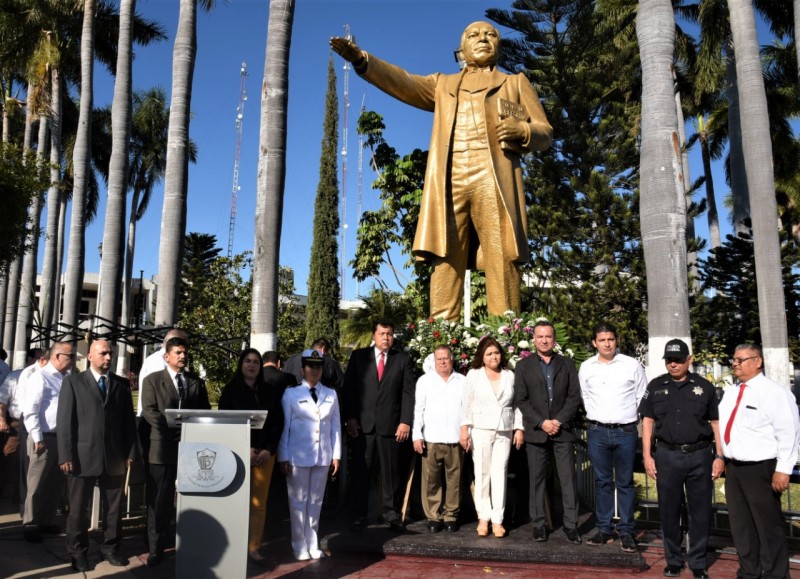 Conmemoran el 213 aniversario del natalicio de Benito Juárez