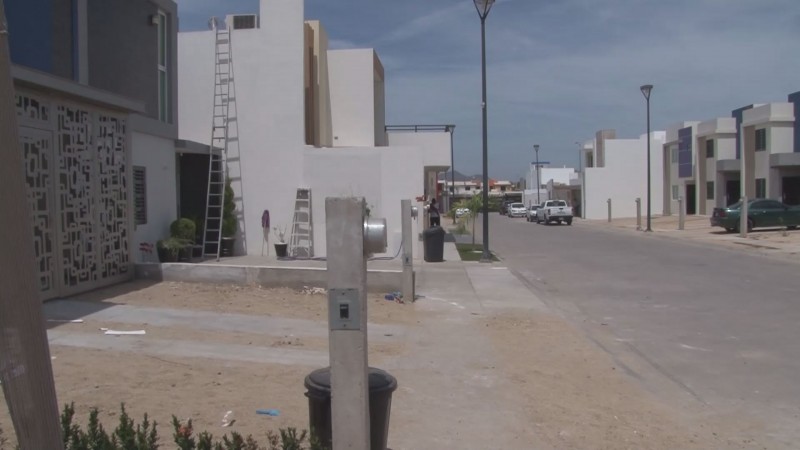 Denuncian mala calidad en viviendas entregadas en Valle Dorado