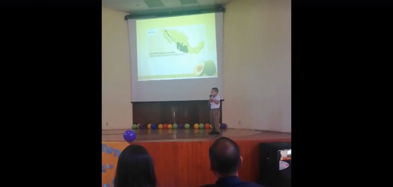 Niño mexicano de 4 años expone sobre el aguacate y causa sensación en la red