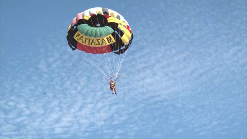Experiencia del paracaídas para visitantes de Mazatlán