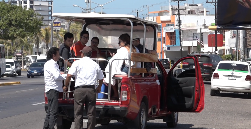 Vialidad realiza operativo de revisión a transportistas en Mazatlán