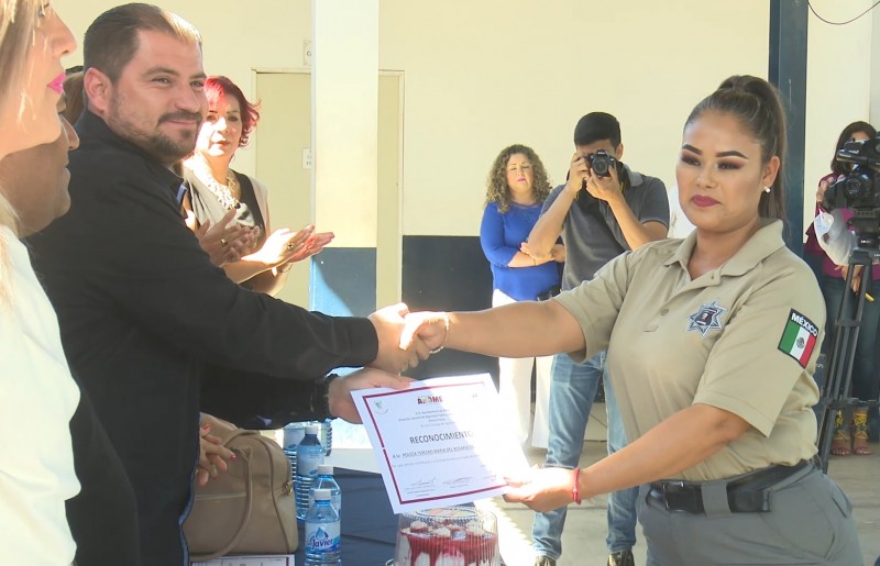Reconocen a mujeres policías de Ahome