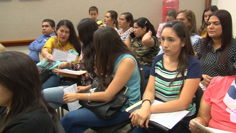 Entrega la SEPyC 123 plazas a maestros y maestras que estaban en lista de prelación