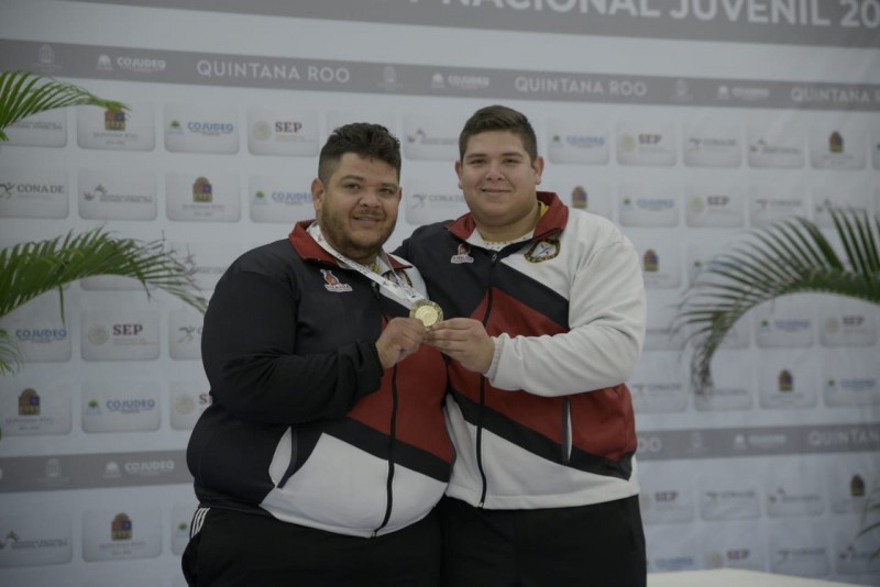 Sinaloa cierra luchas con medallas