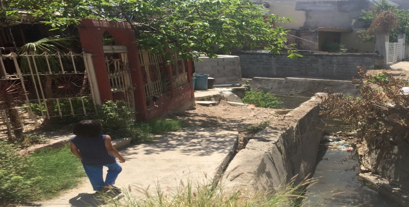 Con miedo de inundarse en la colonia Guadalupe Victoria