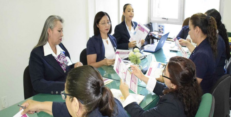 Trabajadoras Sociales del IMSS se capacitan en atención integral