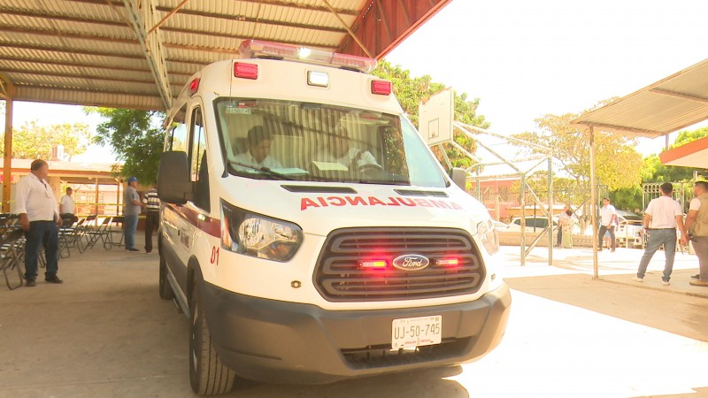 Entrega Ahome primera ambulancia