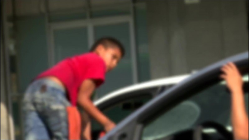 Detectan 49 menores explotados laboralmente por sus padres en Mazatlán