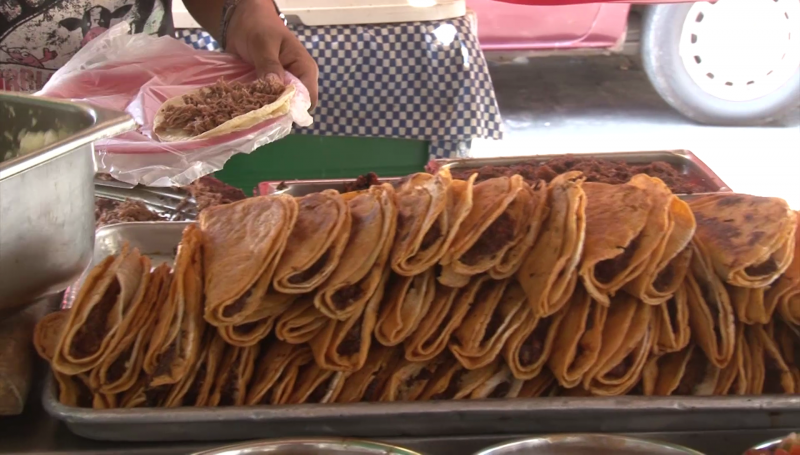 Se dejan 'seducir' turistas por tacos mazatlecos | Ciudad | Noticias