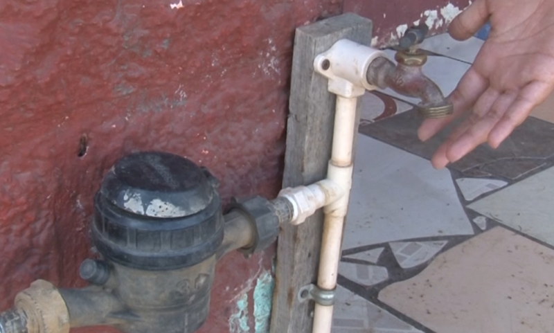 Continúan problemas de desabasto de agua en colonias de Mazatlán.