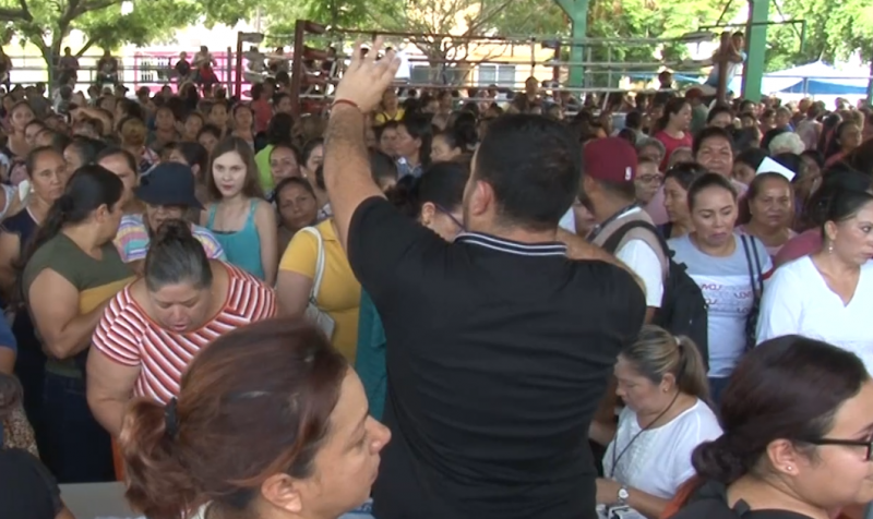 Largas filas y gran molestia, causa registro y entrega de apoyos del Gobierno Federal en Mazatlán