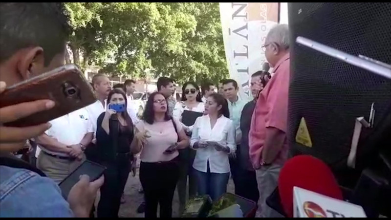 Graban funcionarios municipales a reporteros en Mazatlán
