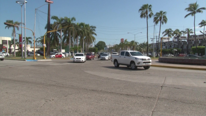Queda inoperante semáforo en Mazatlán tras 'Narda'
