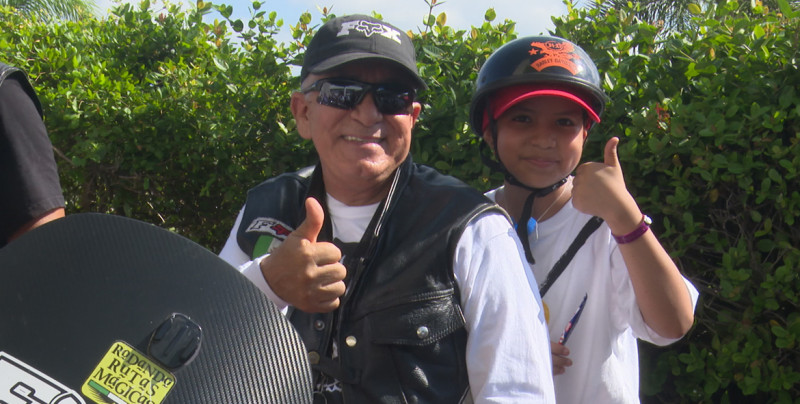 Moto Club Mazatlán convive con niños con cáncer