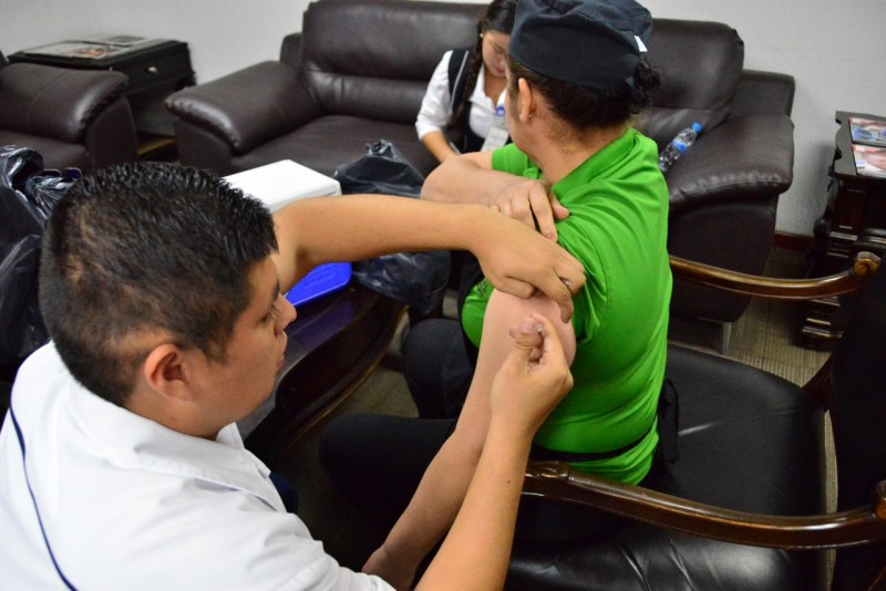 350 mil vacunas contra la influenza aplicará el IMSS Sinaloa