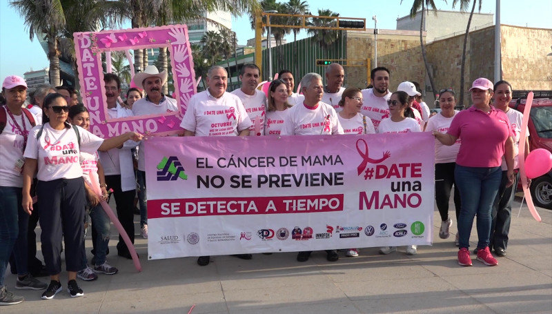 Realizan marcha para la detección oportuna del cáncer de mama