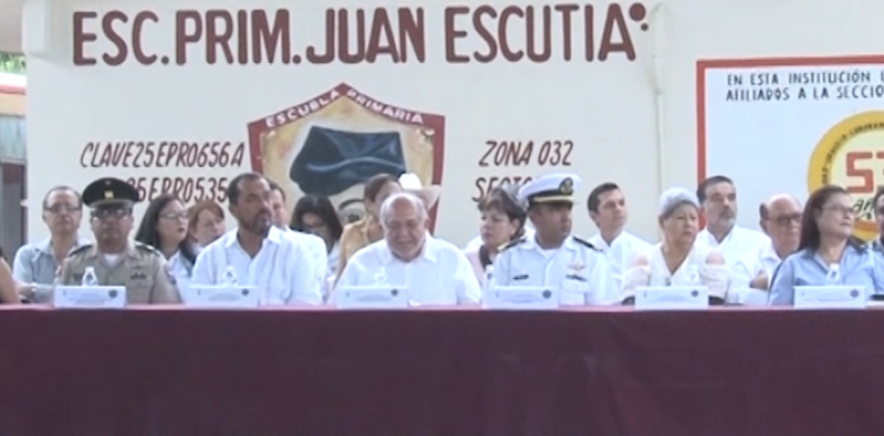 Primaria “Juan Escutia” solicita barda frontal en Lunes Cívico