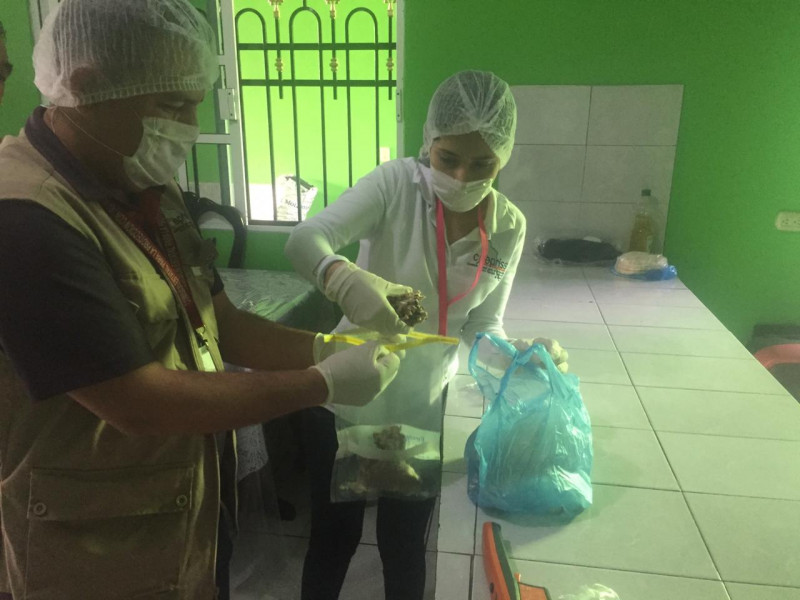 COEPRISS cierra taquería donde se intoxicaron quince personas en Escuinapa