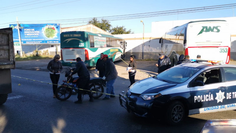 Policía atropella a vigilante y este muere