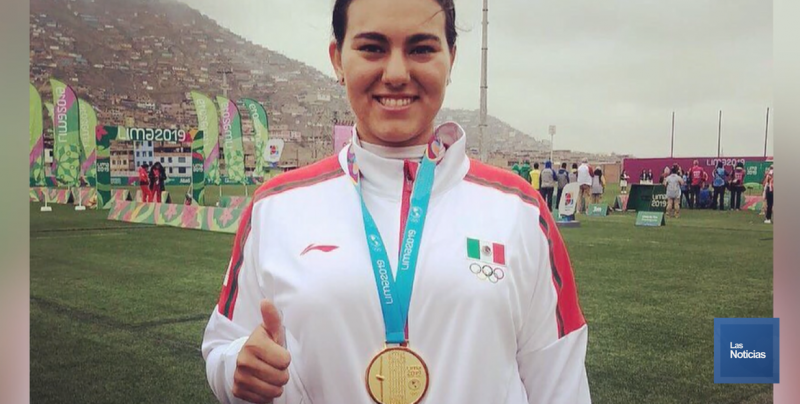 Roban arcos y uniformes a la medallista Alejandra Valencia