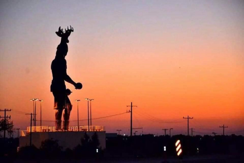 La escultura más grande de Latinoamérica fue creada por un sonorense: El Danzante Yaqui