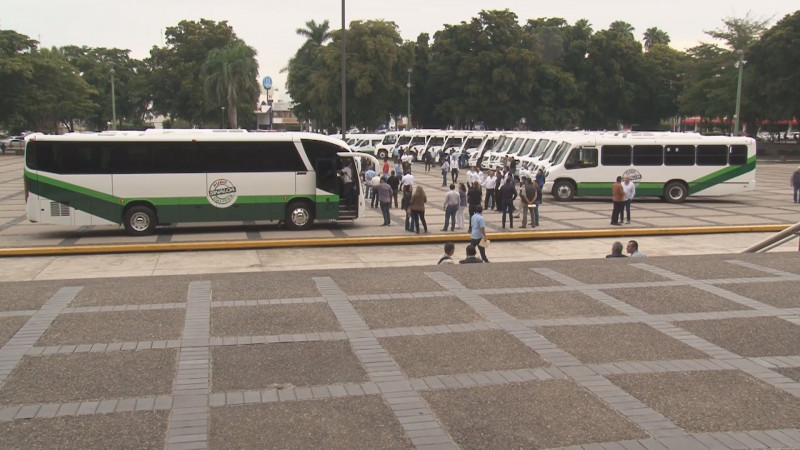 Entrega el Gobernador Quirino Ordaz, 40 nuevas unidades para el transporte público