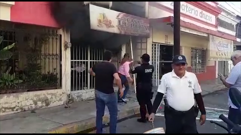Se incendia tienda de telas en Escuinapa