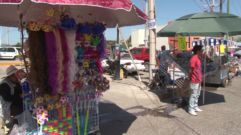 Decepcionan a ambulantes foráneos las ventas en el Carnaval 2020