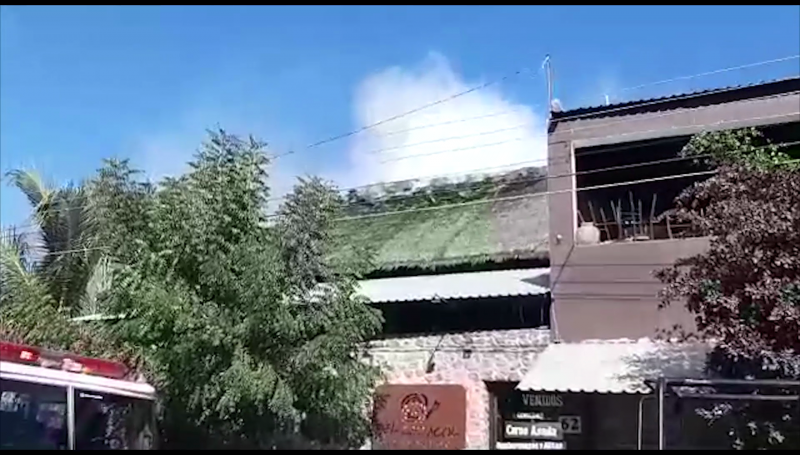 Se incendia palapa de restaurante en Escuinapa