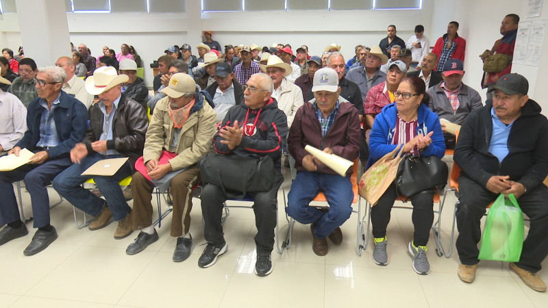 Llevan a cabo feria de beneficios federales
