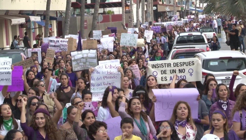 Con marcha, mujeres mazatlecas conmemoran el Día Internacional de la Mujer