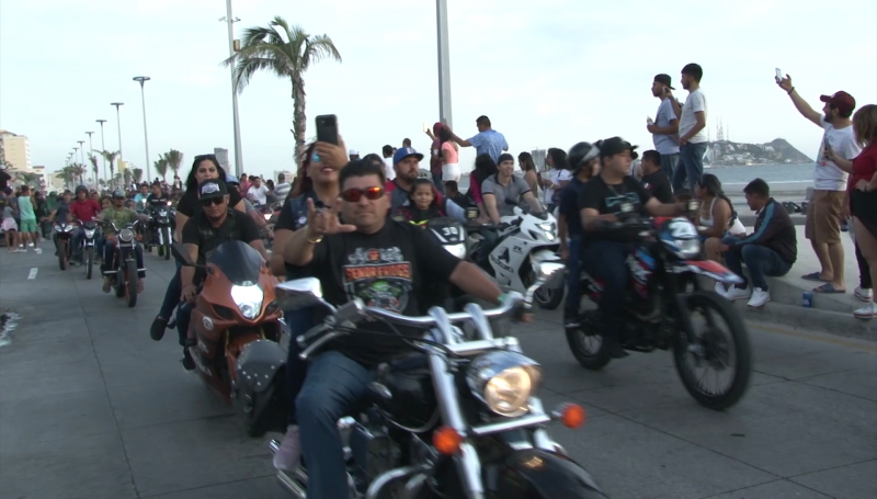 Bikers se apoderan del Malecón de Mazatlán