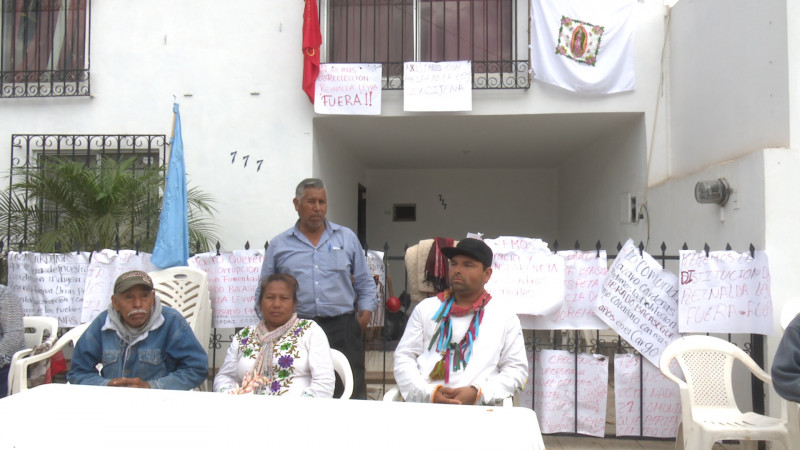 Continúa la manifestación de indígenas en el consejo Mayo de cobanaros