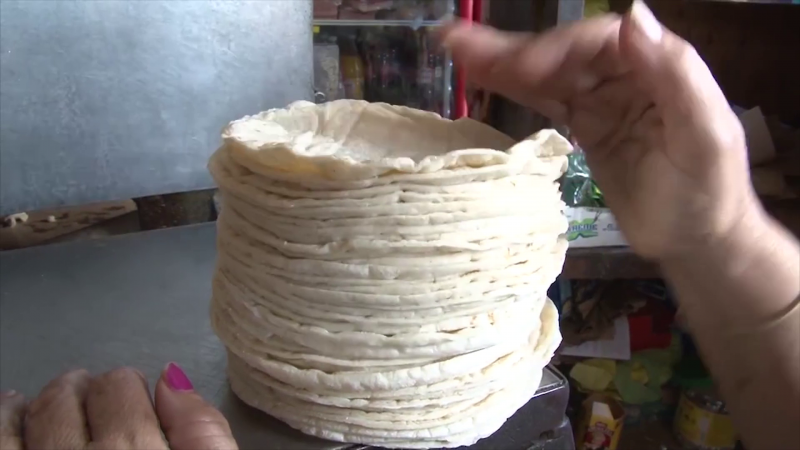 Baja la venta de tortillas en Mazatlán