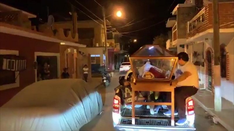 Realizan marcha del silencio con 'sana distancia'