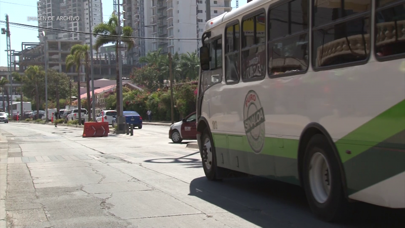 Avanzan trabajos en Av. Camarón Sábalo
