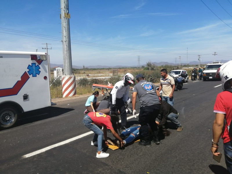 Accidente entre motociclistas deja dos lesionados