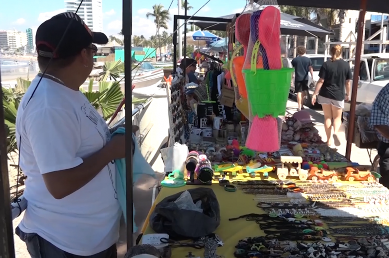 Vendedores de playa piden apoyo de la ciudadanía con donación de víveres