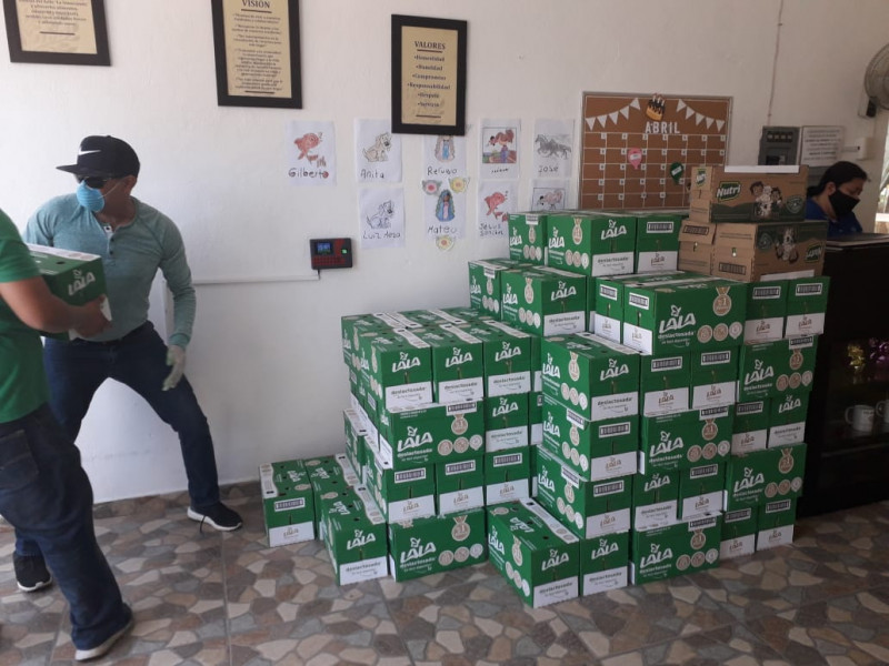 AMASFAC dona mil 647 litros de leche al asilo de ancianos