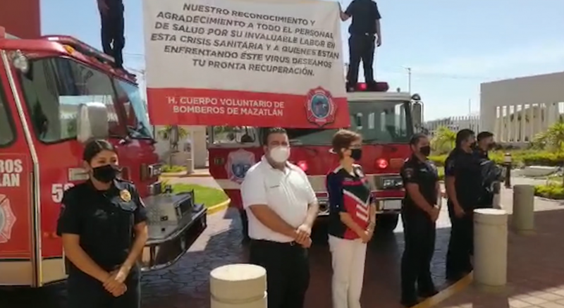 Bomberos Voluntarios reconocen labor de médicos en Mazatlán