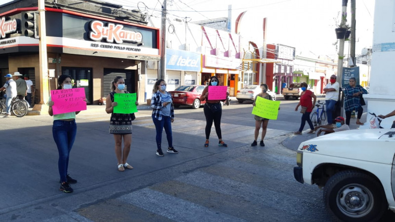 Se manifiestan comerciantes "no esenciales" de Escuinapa